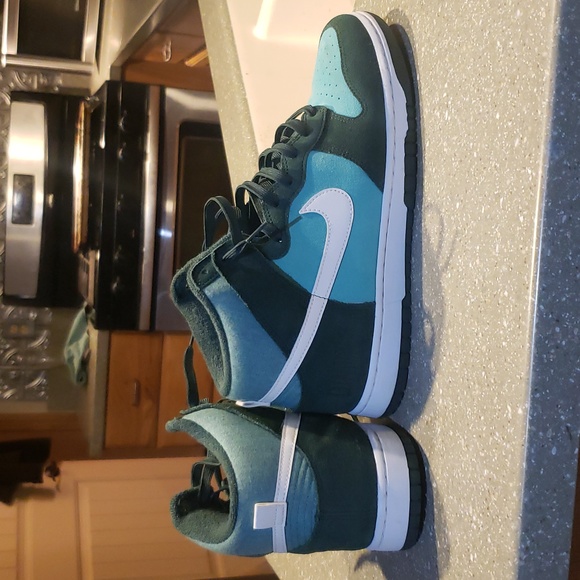 Nike Dunks - Picture 3 of 4